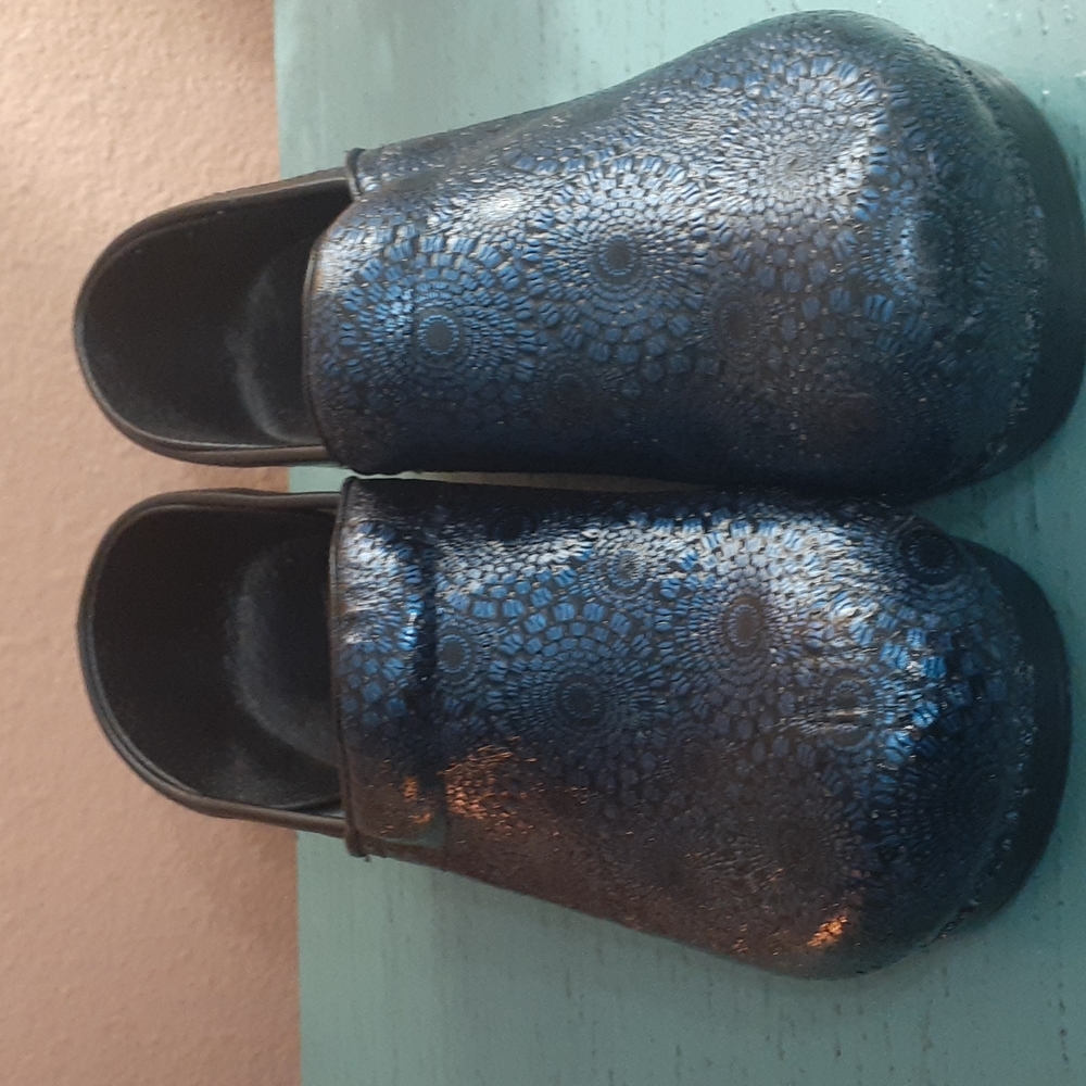 DANSKO SHOES SZ 40 EUR